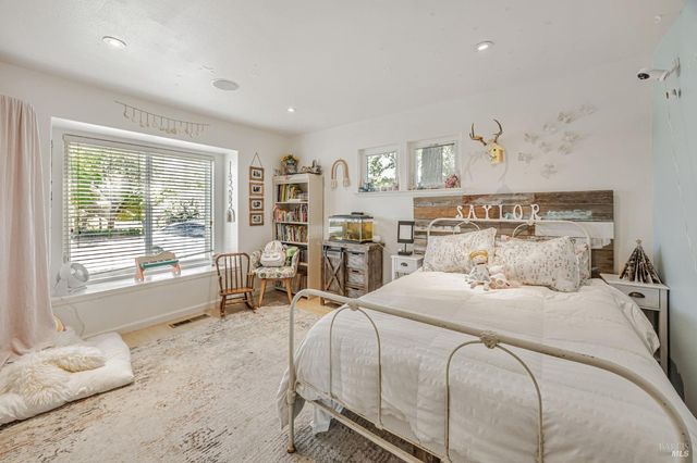 4100 Bisordi Ln, Santa Rosa, CA 95439