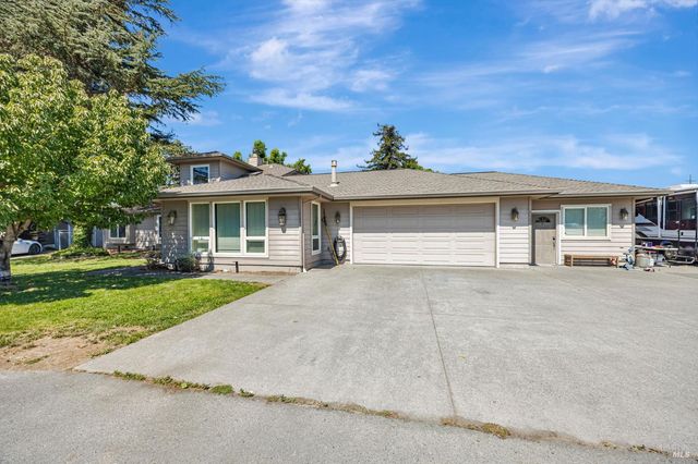 4100 Bisordi Ln, Santa Rosa, CA 95439