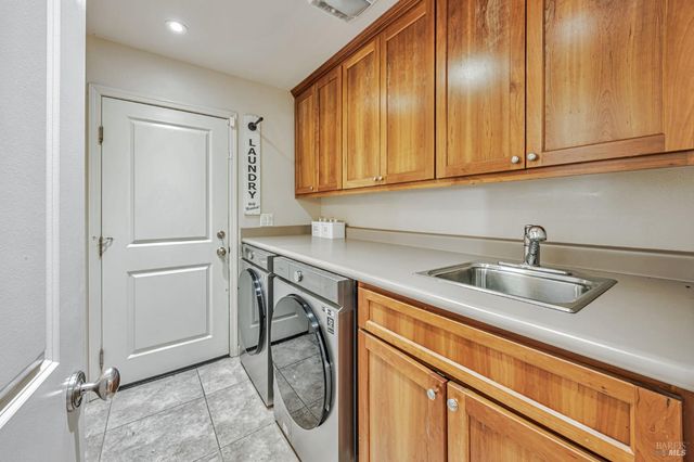 4100 Bisordi Ln, Santa Rosa, CA 95439