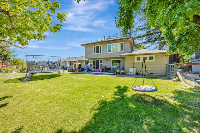 4100 Bisordi Ln, Santa Rosa, CA 95439