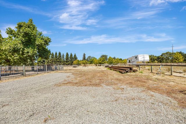 4100 Bisordi Ln, Santa Rosa, CA 95439