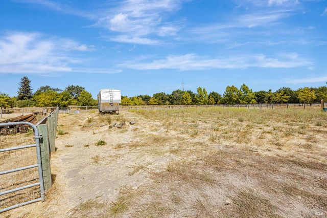 4100 Bisordi Ln, Santa Rosa, CA 95439