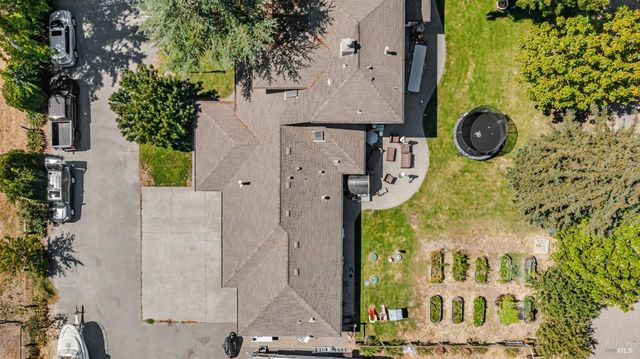 4100 Bisordi Ln, Santa Rosa, CA 95439