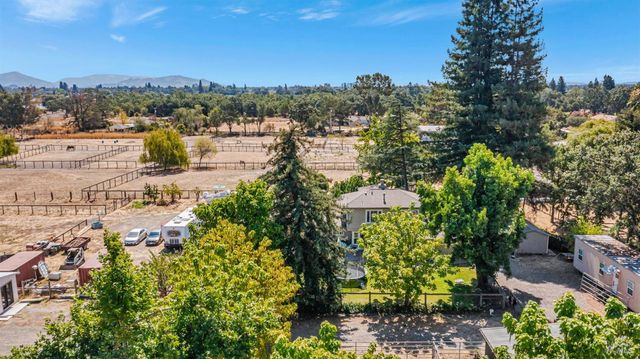 4100 Bisordi Ln, Santa Rosa, CA 95439