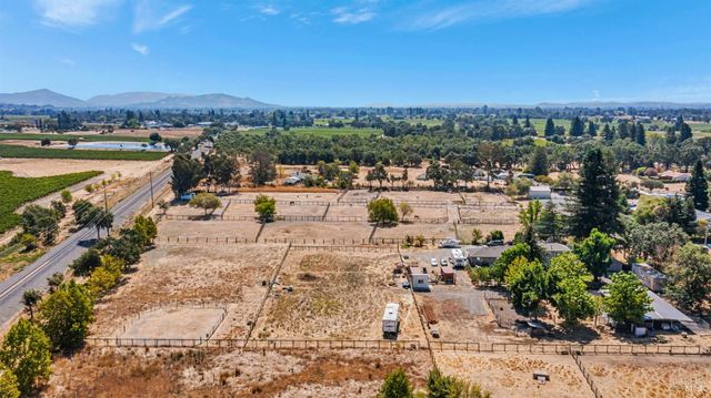 4100 Bisordi Ln, Santa Rosa, CA 95439