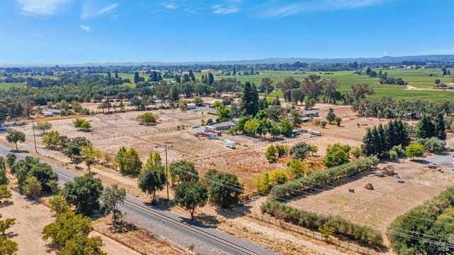 4100 Bisordi Ln, Santa Rosa, CA 95439