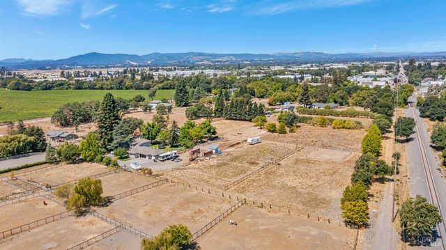 4100 Bisordi Ln, Santa Rosa, CA 95439