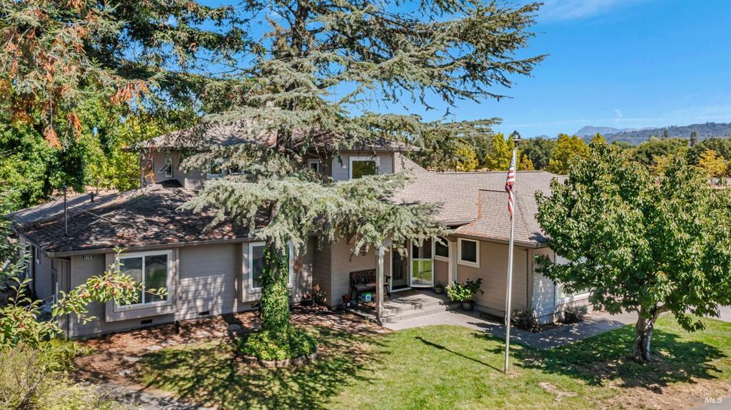4100 Bisordi Ln, Santa Rosa, CA 95439