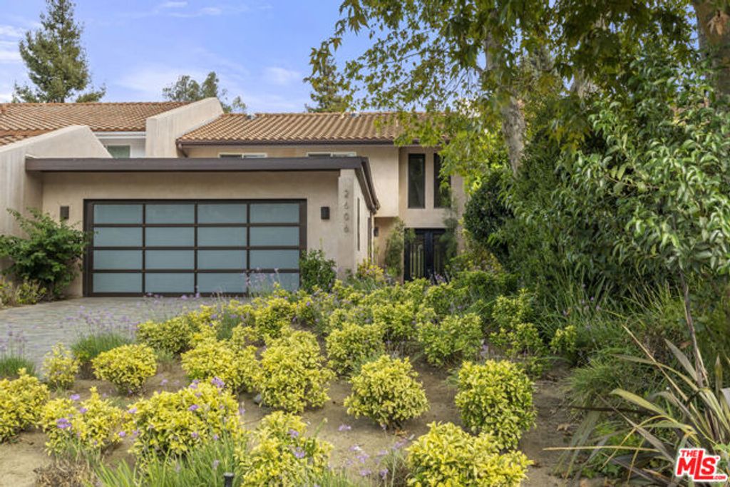 2606 Claray Drive 75, Los Angeles, CA 90077