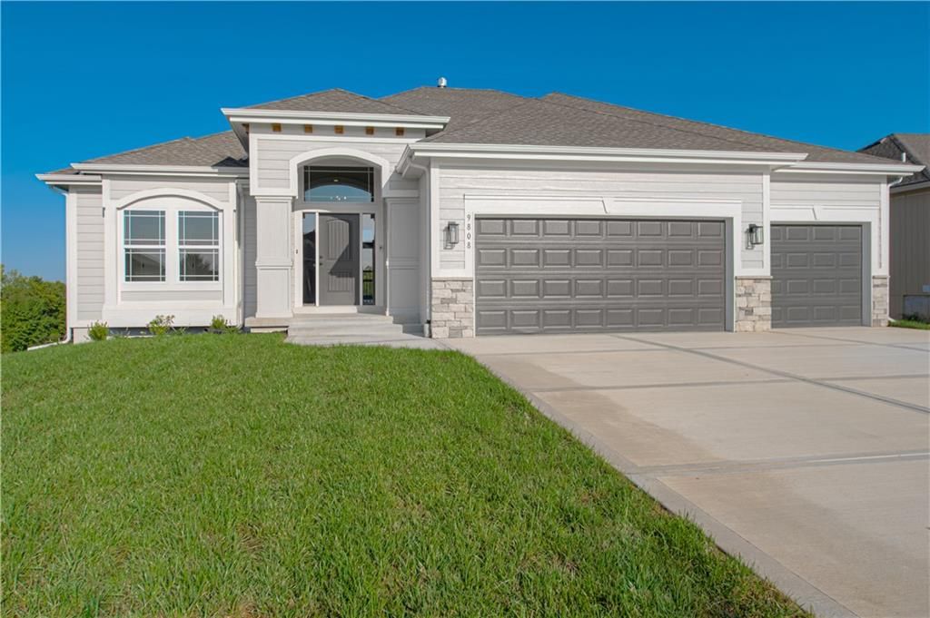 9808 N Laurel Avenue, Kansas City, MO 64157