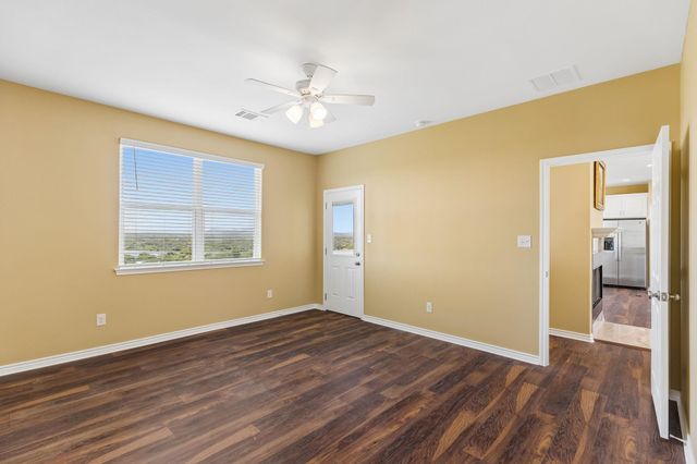 113 War Bonnet RDG, Kingsland, TX 78639