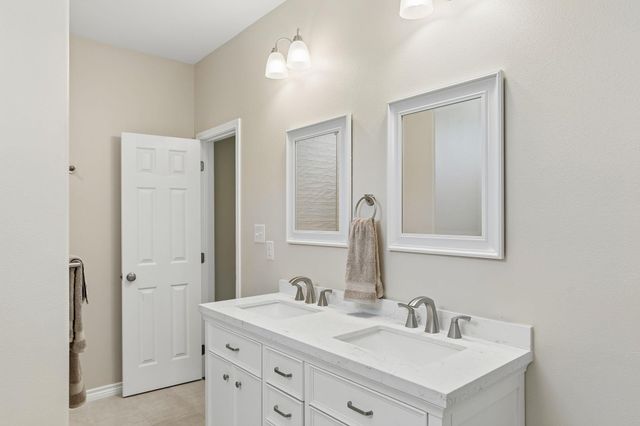 113 War Bonnet RDG, Kingsland, TX 78639