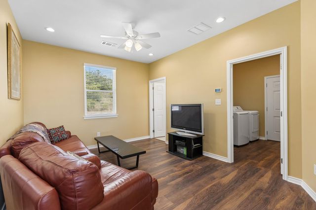 113 War Bonnet RDG, Kingsland, TX 78639