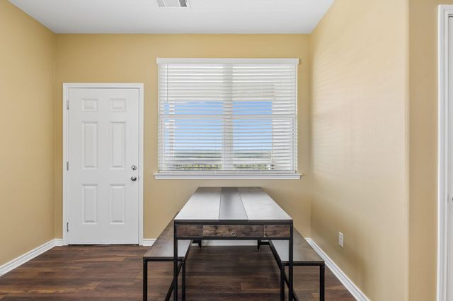 113 War Bonnet RDG, Kingsland, TX 78639
