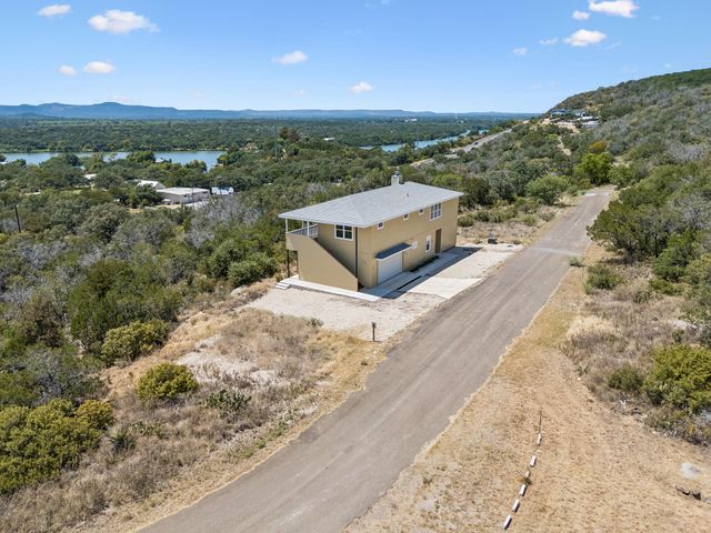 113 War Bonnet RDG, Kingsland, TX 78639