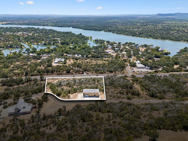 113 War Bonnet RDG, Kingsland, TX 78639