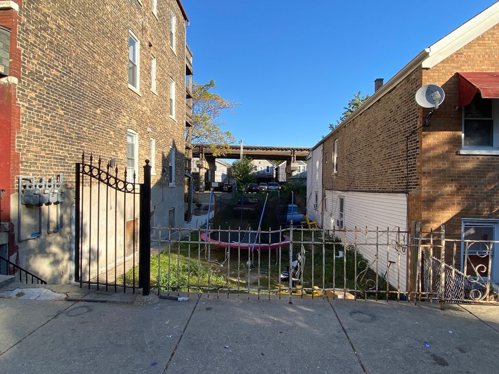 2252 W 21st Street, Chicago, IL 60608 — exterior