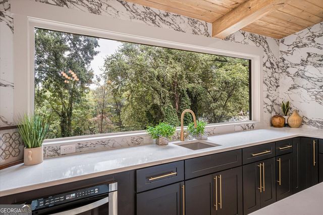 169 Woods Drive NE, Marietta, GA 30060