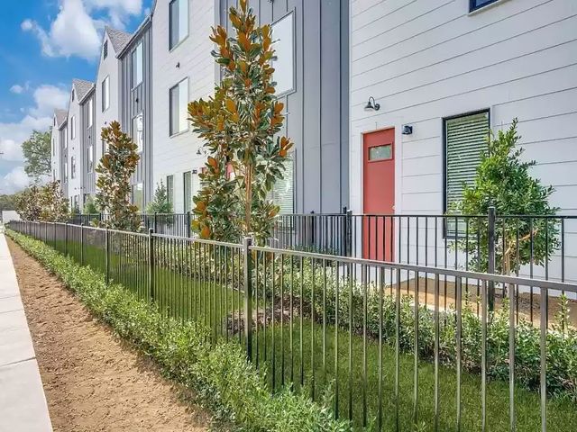 3275 Dallas Street 205, Dallas, TX 75210