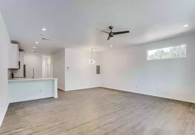 3275 Dallas Street 205, Dallas, TX 75210