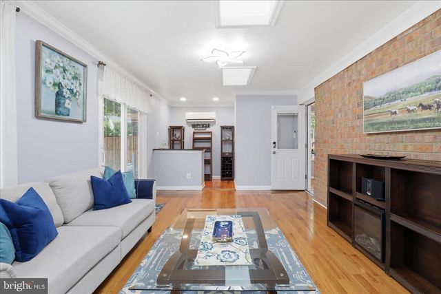6809 ROLLING RD, Springfield, VA 22152