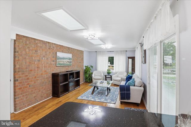 6809 ROLLING RD, Springfield, VA 22152
