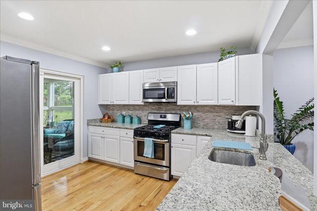 6809 ROLLING RD, Springfield, VA 22152