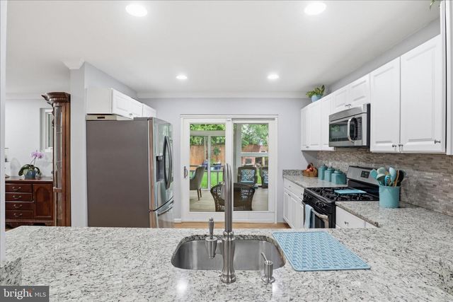 6809 ROLLING RD, Springfield, VA 22152
