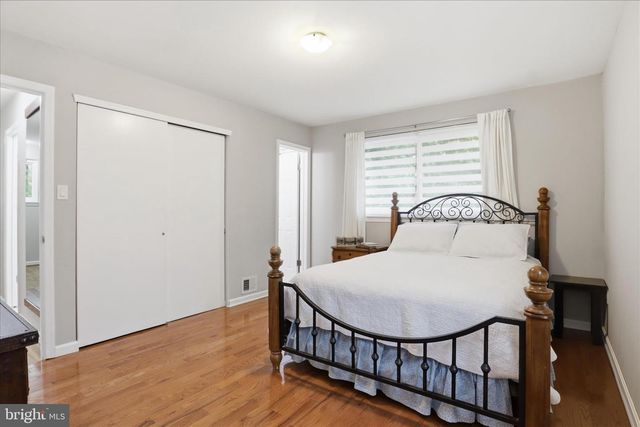 6809 ROLLING RD, Springfield, VA 22152