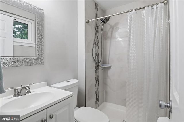 6809 ROLLING RD, Springfield, VA 22152