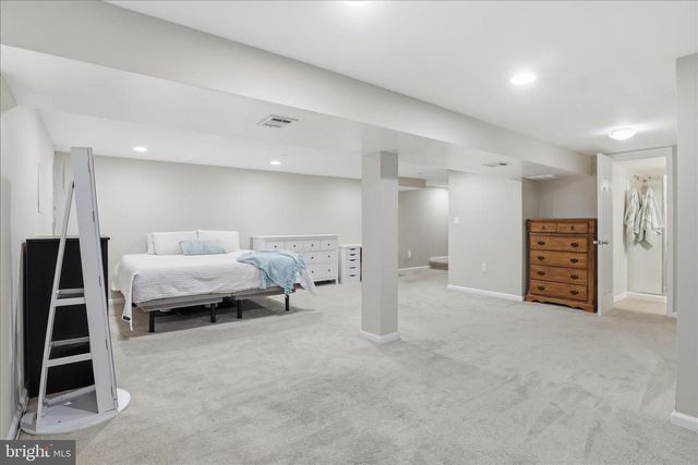 6809 ROLLING RD, Springfield, VA 22152