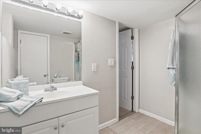 6809 ROLLING RD, Springfield, VA 22152
