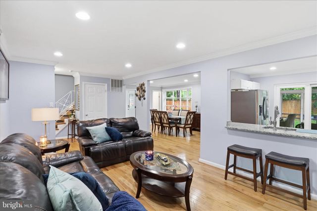 6809 ROLLING RD, Springfield, VA 22152