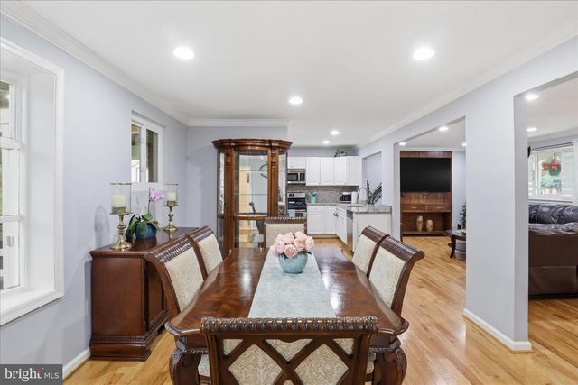 6809 ROLLING RD, Springfield, VA 22152