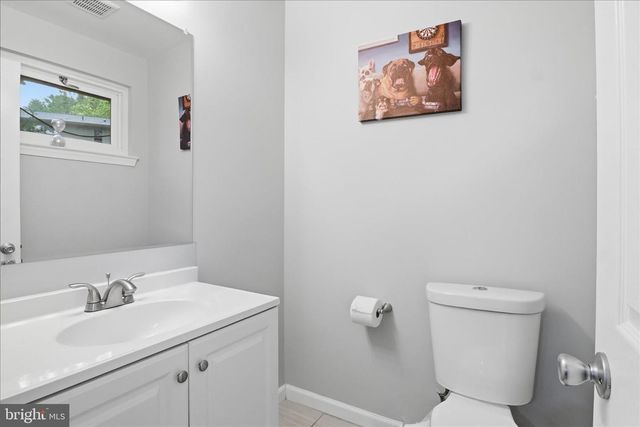 6809 ROLLING RD, Springfield, VA 22152
