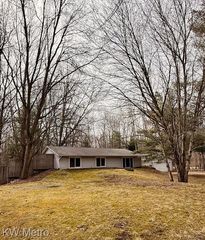 510 E Golden Pond Road, Lincoln Township, MI 48642