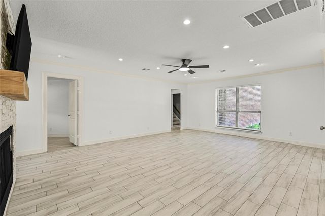 9206 W Sterling Drive, Pearland, TX 77584