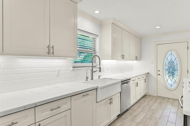 9206 W Sterling Drive, Pearland, TX 77584