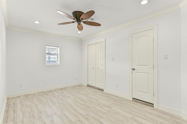 9206 W Sterling Drive, Pearland, TX 77584