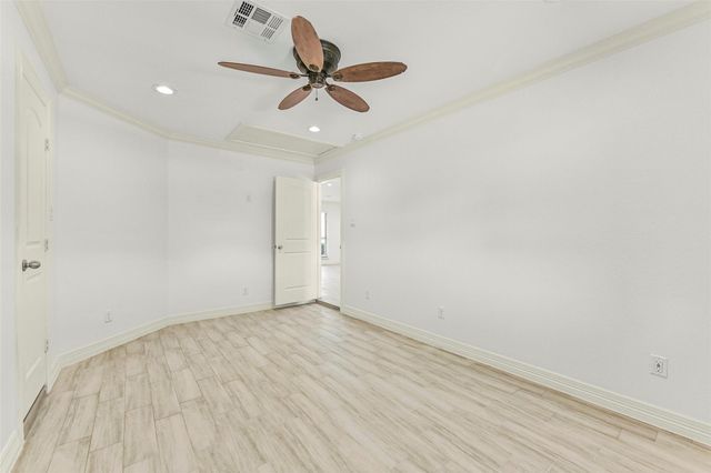 9206 W Sterling Drive, Pearland, TX 77584