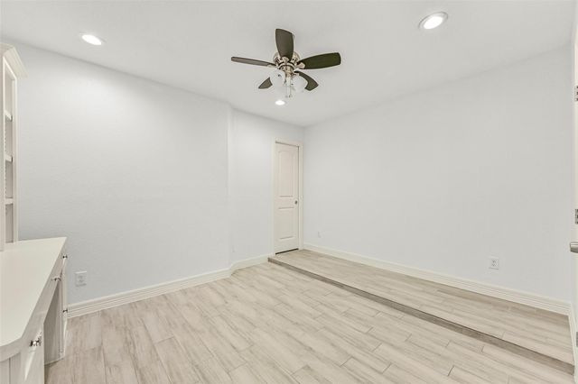 9206 W Sterling Drive, Pearland, TX 77584