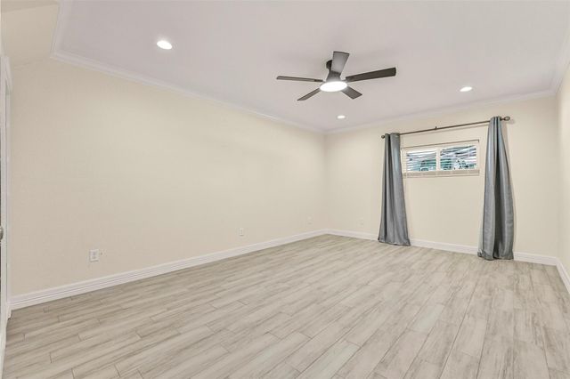 9206 W Sterling Drive, Pearland, TX 77584