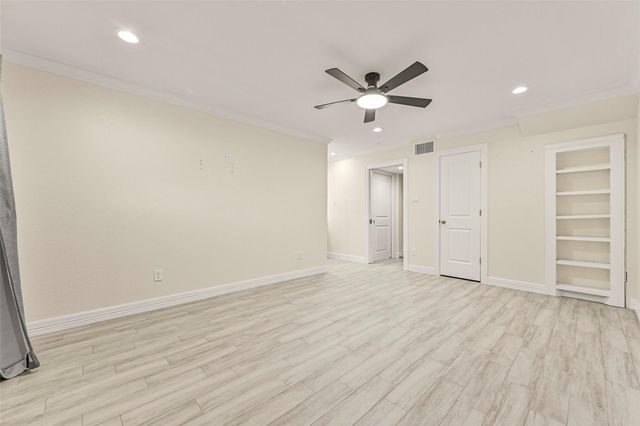 9206 W Sterling Drive, Pearland, TX 77584