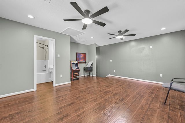 9206 W Sterling Drive, Pearland, TX 77584