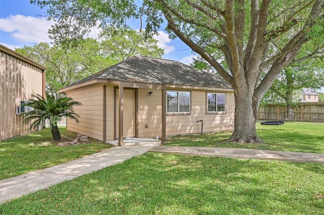 9206 W Sterling Drive, Pearland, TX 77584
