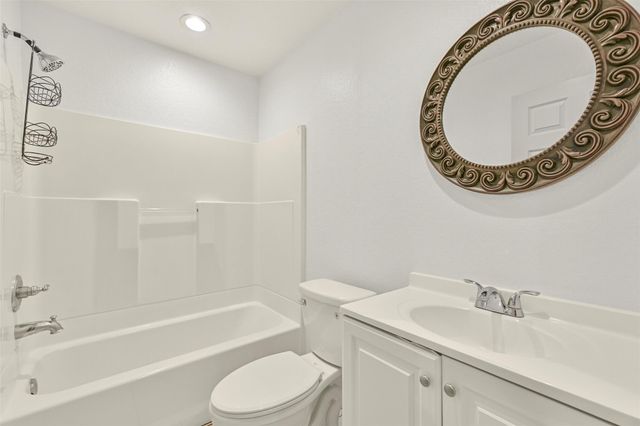 9206 W Sterling Drive, Pearland, TX 77584