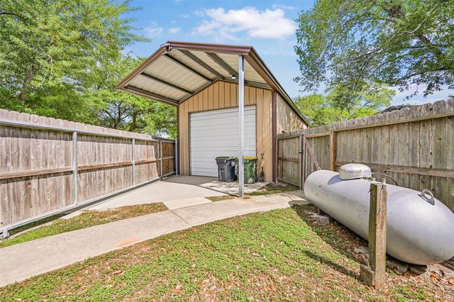 9206 W Sterling Drive, Pearland, TX 77584