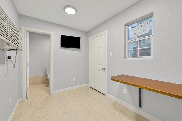 9206 W Sterling Drive, Pearland, TX 77584