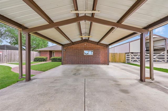 9206 W Sterling Drive, Pearland, TX 77584