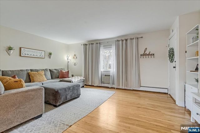 40 Wedgewood Drive 115, Verona, NJ 07044